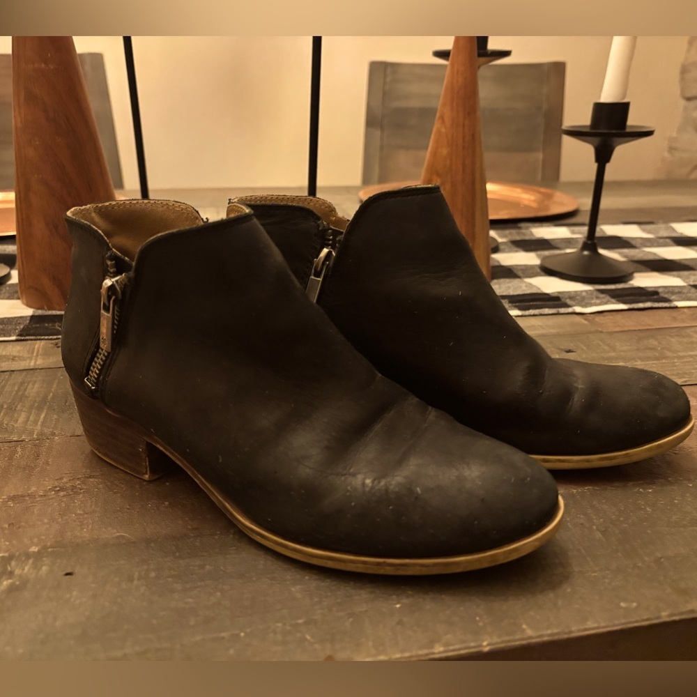 Ladies Lucky Brand black booties size 7
